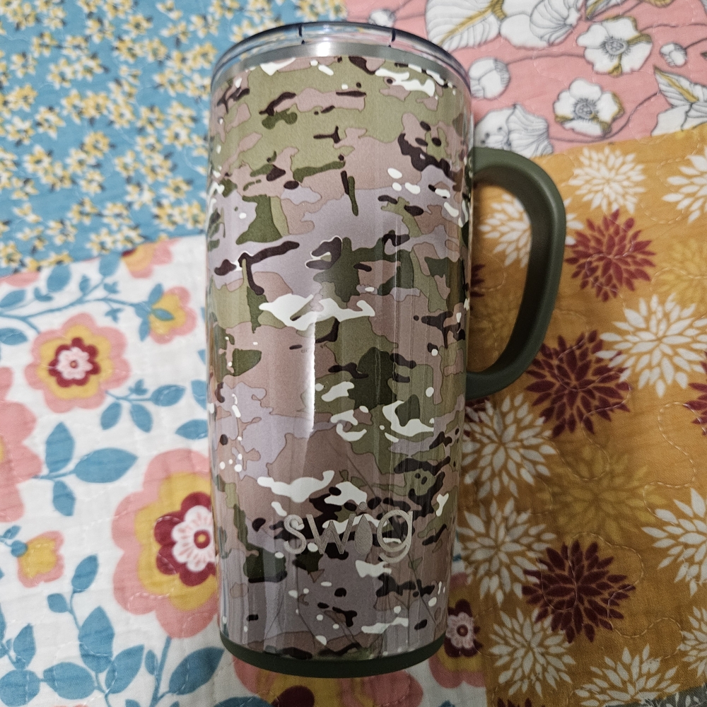 Swig Hunting Camo Mug - 22 Oz.